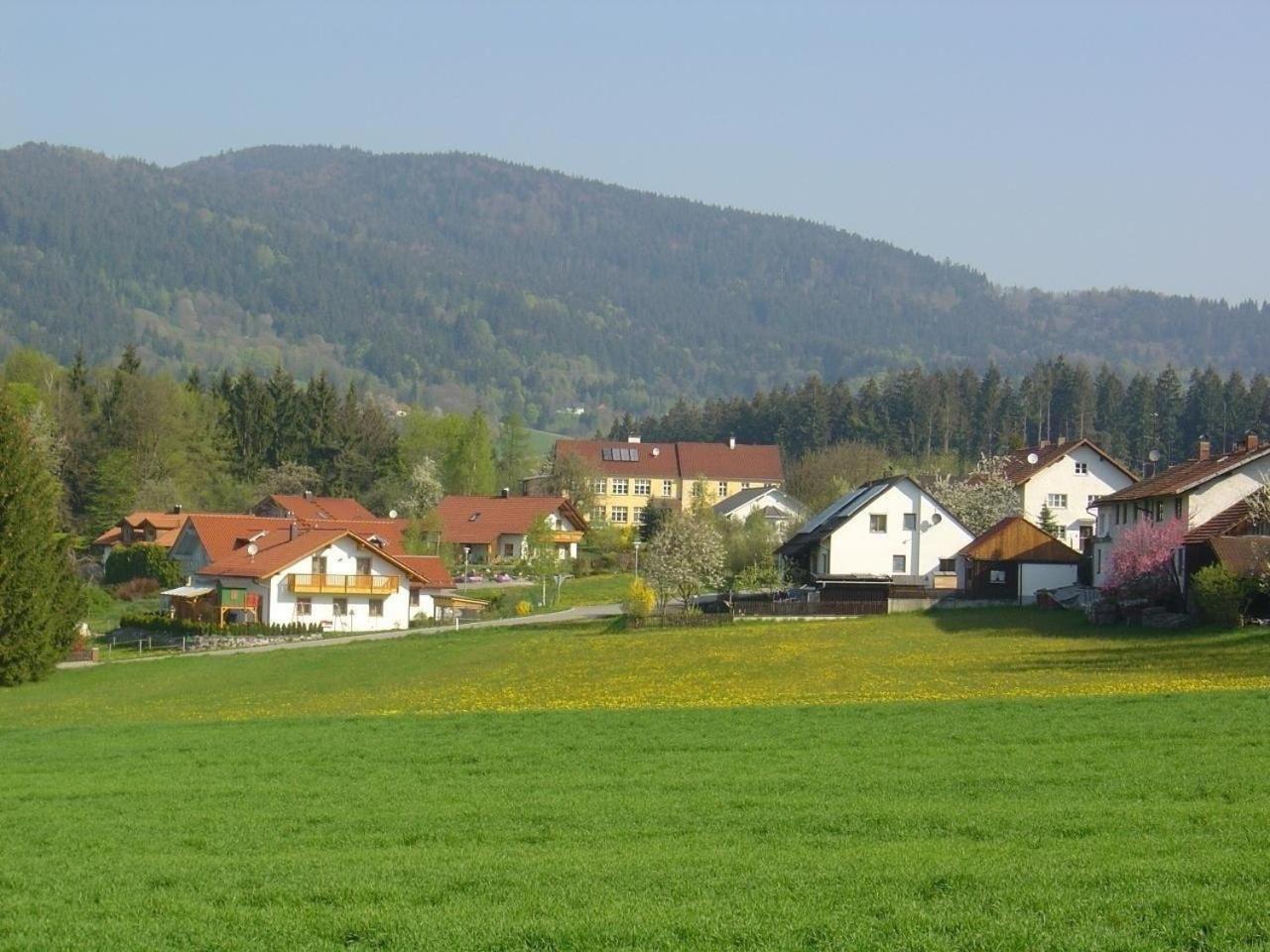 Ferienwohnung Altes Schulhaus In Leithen - Bernried Bagian luar foto