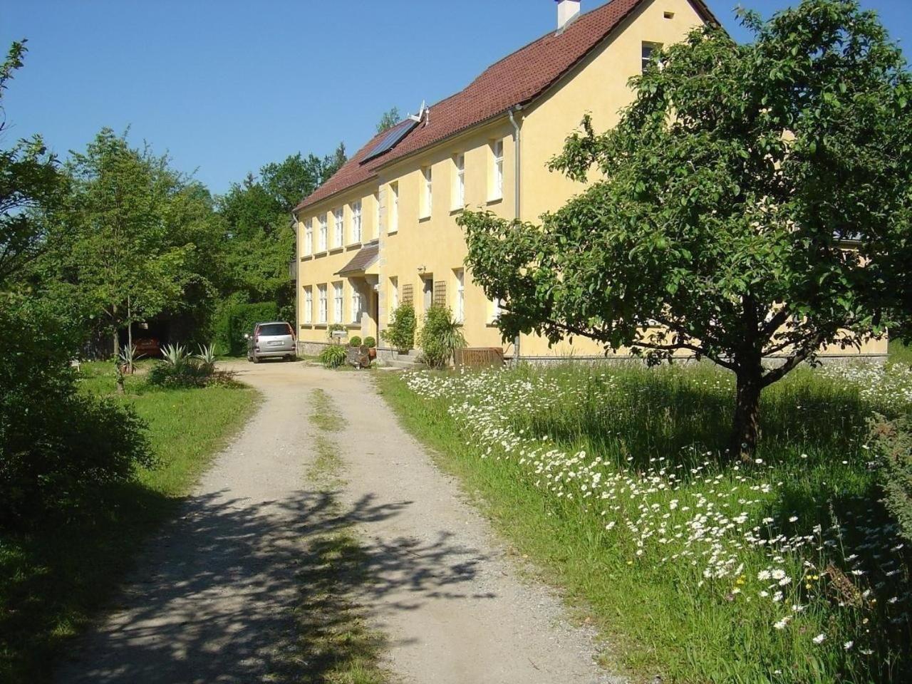 Ferienwohnung Altes Schulhaus In Leithen - Bernried Bagian luar foto